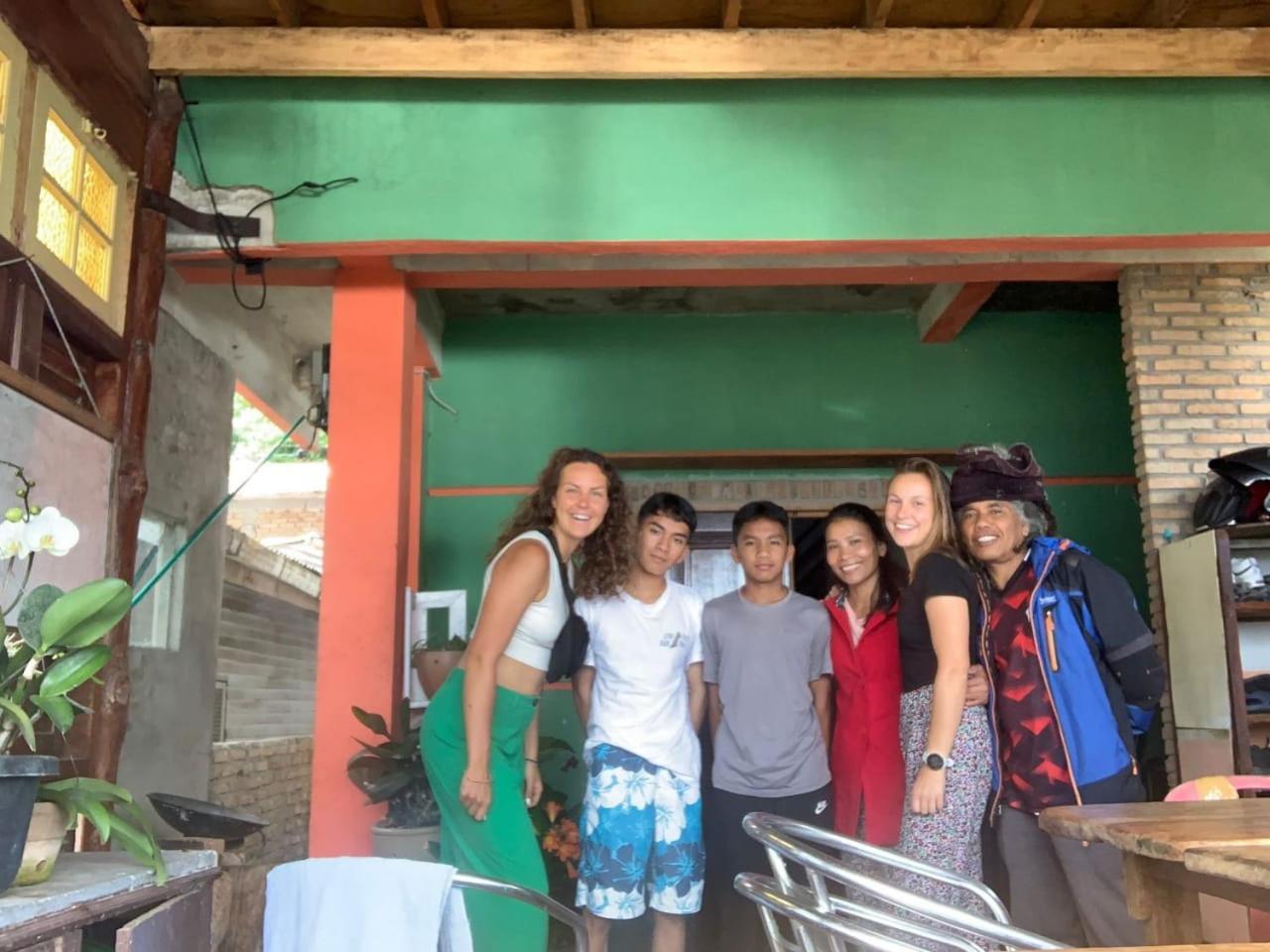 Smiley'S Homestay Berastagi Exterior foto